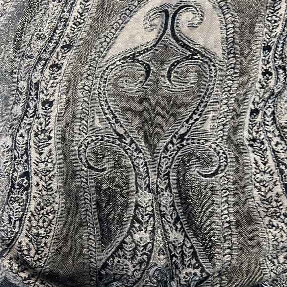 Gold lurex PASHMINA 72x 20” - Picture 6 of 7